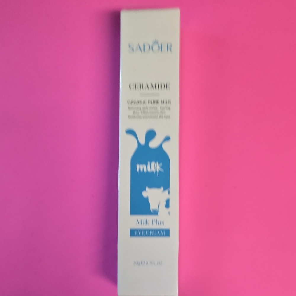 Blue and White Eye Cream